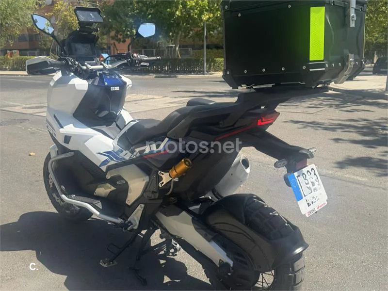 Honda X-ADV - Vista 4