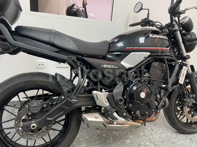 Kawasaki Z650 - Vista 8