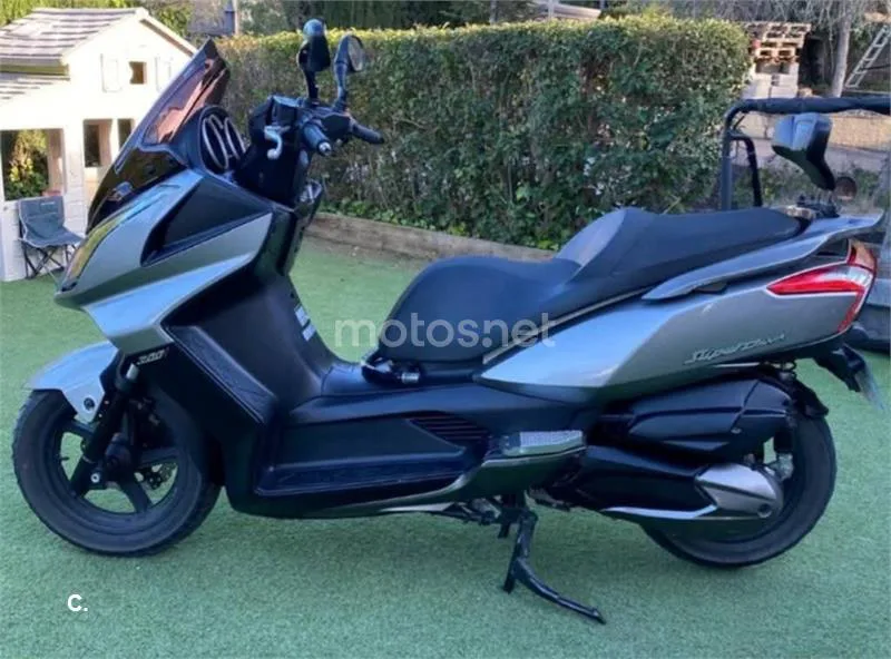 Kymco Super Dink 300 - Vista 3