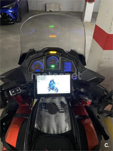 Aprilia ETV 1000 Caponord - Vista 3
