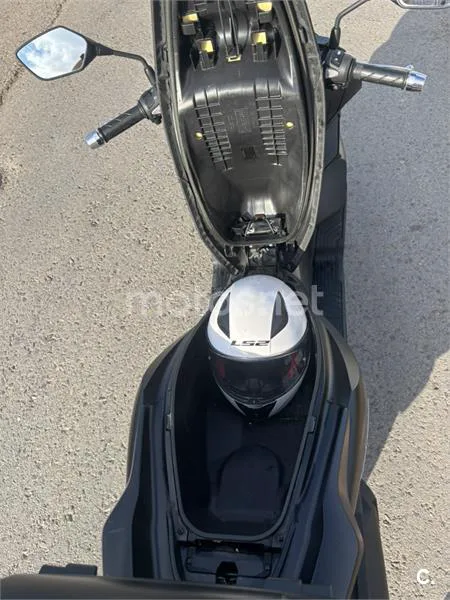 Honda PCX125 - Vista 9