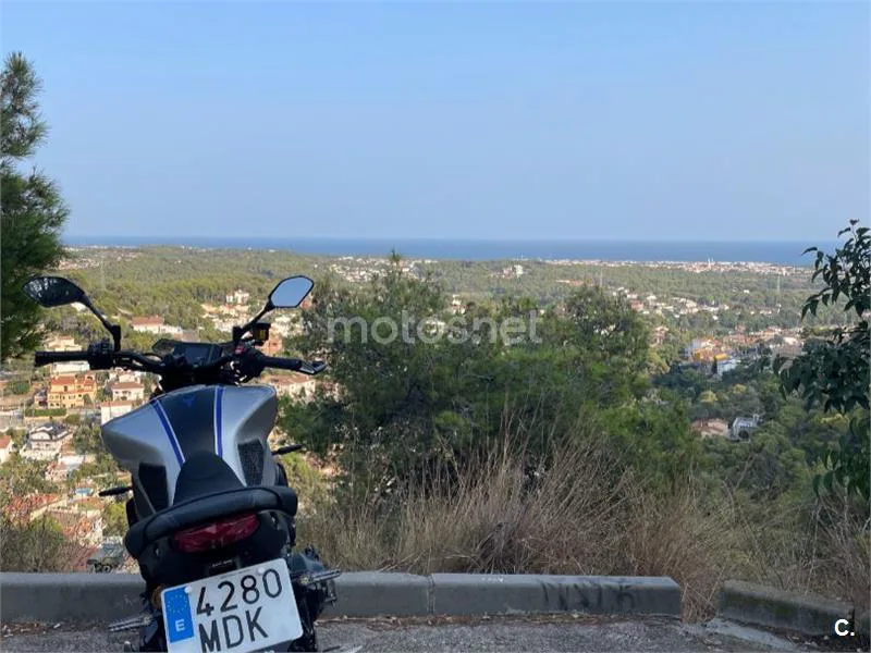 Yamaha MT-09 - Vista 6
