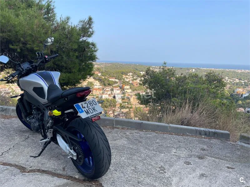Yamaha MT-09 - Vista 8