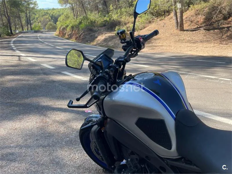 Yamaha MT-09 - Vista 10