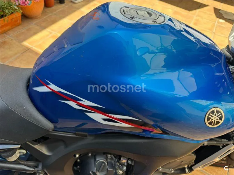 Yamaha FZ6 - Vista 15