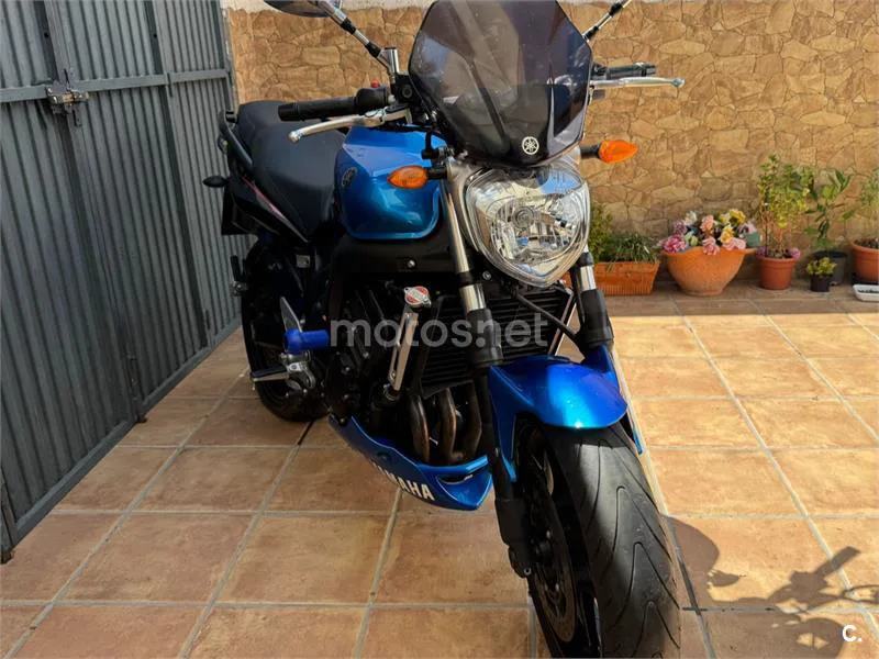 Yamaha FZ6 - Vista 16