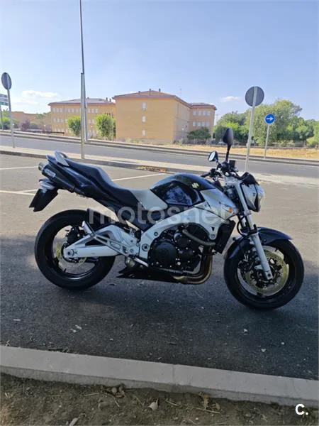 Suzuki GSR600 - Vista 11