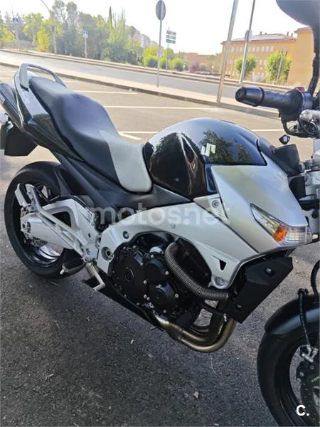 Suzuki GSR600 - Vista 12