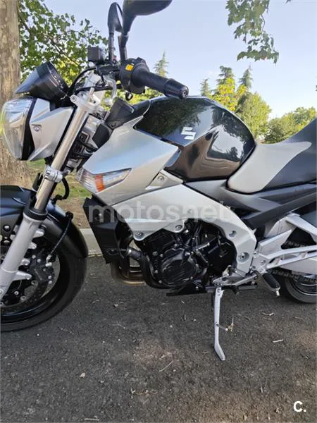 Suzuki GSR600 - Vista 3