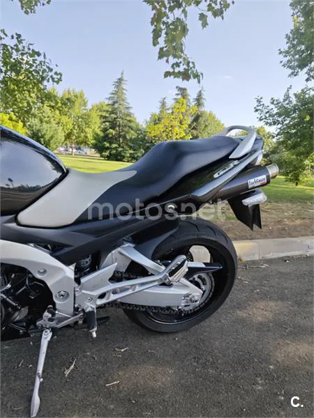 Suzuki GSR600 - Vista 4