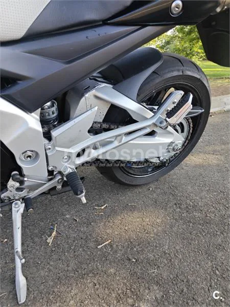Suzuki GSR600 - Vista 7
