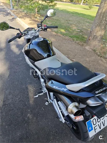 Suzuki GSR600 - Vista 8