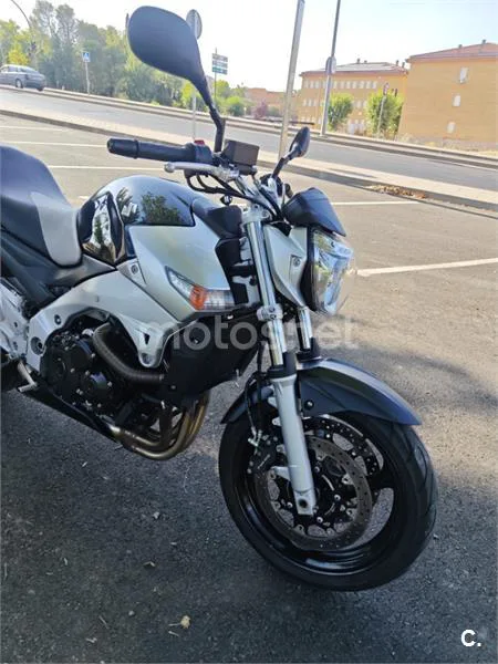 Suzuki GSR600 - Vista 10