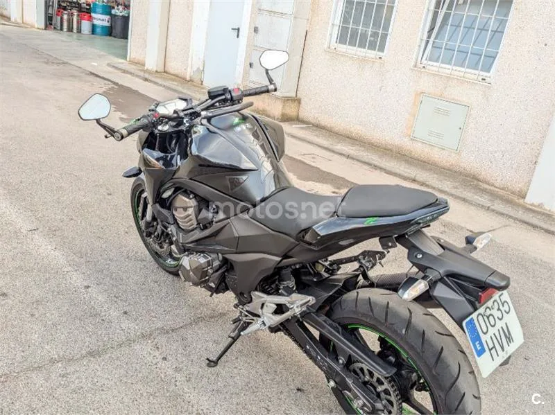 Kawasaki Z800 - Vista 11