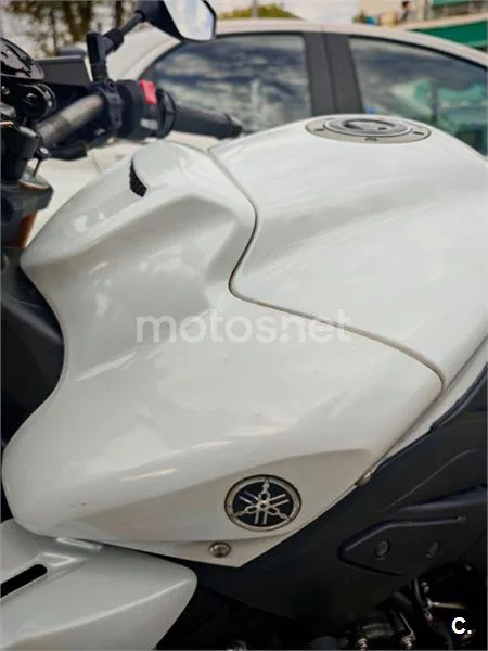 Yamaha FZ8 - Vista 6