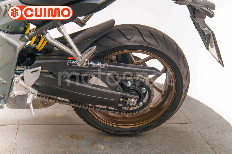 Honda CB650R - Vista 25