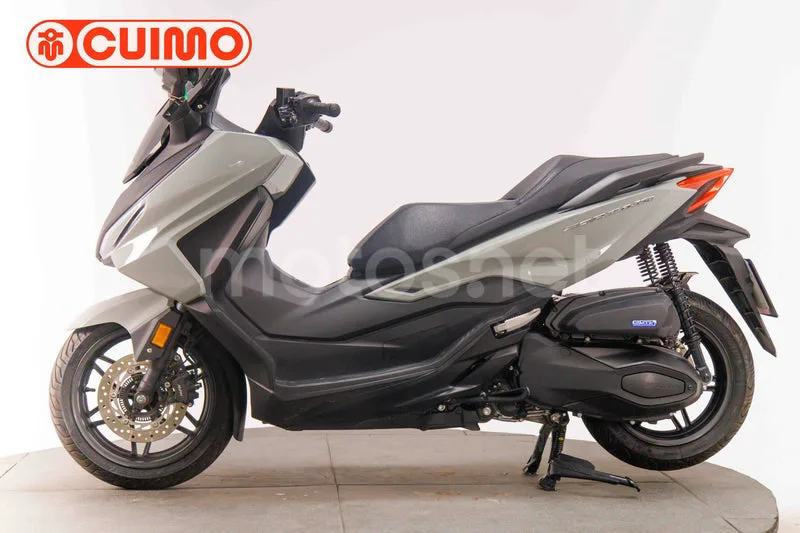 Honda Forza 350 - Vista 8