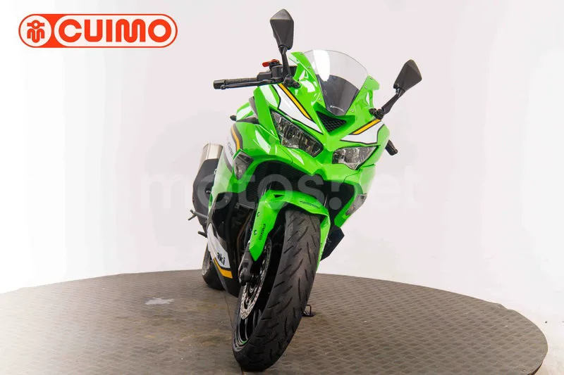 Kawasaki Ninja ZX-4RR - Vista 10
