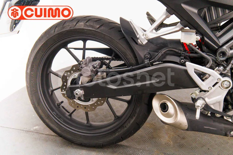 Honda CB125R - Vista 16