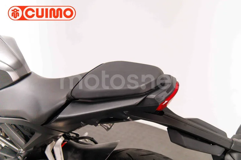 Honda CB125R - Vista 21
