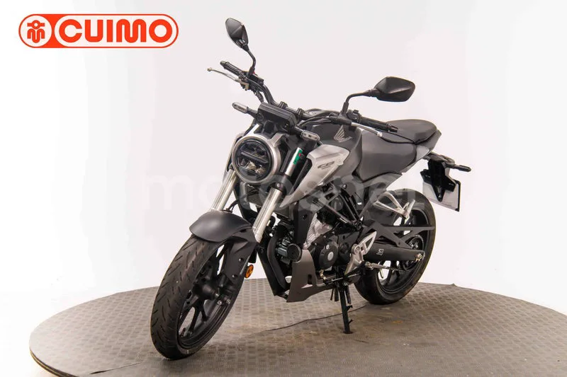 Honda CB125R - Vista 9