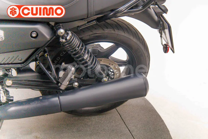 Moto Guzzi V7 - Vista 24