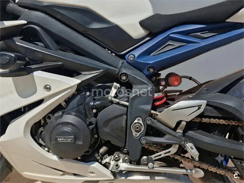 Triumph Daytona 675 - Vista 11