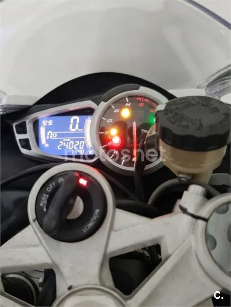 Triumph Daytona 675 - Vista 9