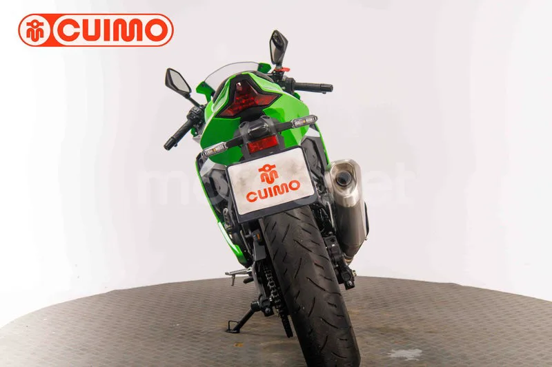 Kawasaki Ninja ZX-4RR - Vista 5