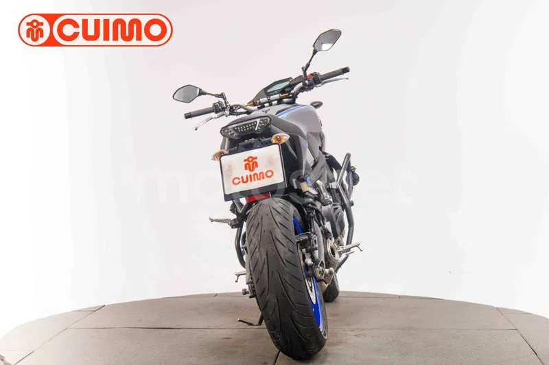 Yamaha MT-09 - Vista 5