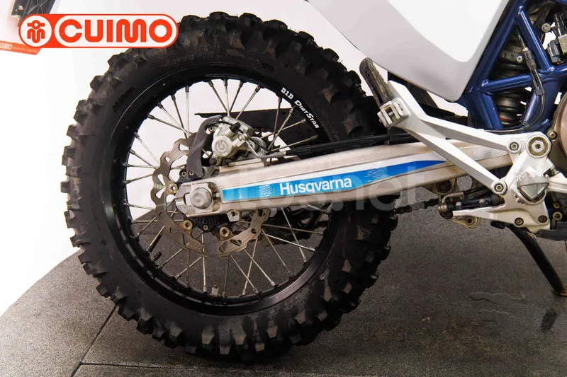 Husqvarna 701 Enduro - Vista 17