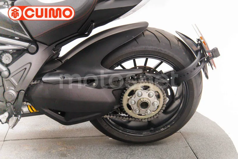 Ducati Diavel - Vista 18