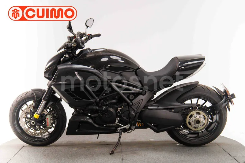 Ducati Diavel - Vista 8