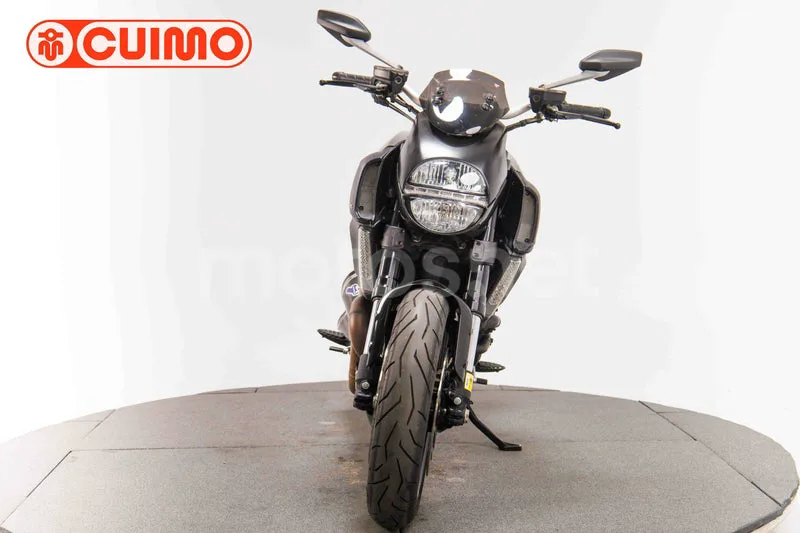 Ducati Diavel - Vista 10