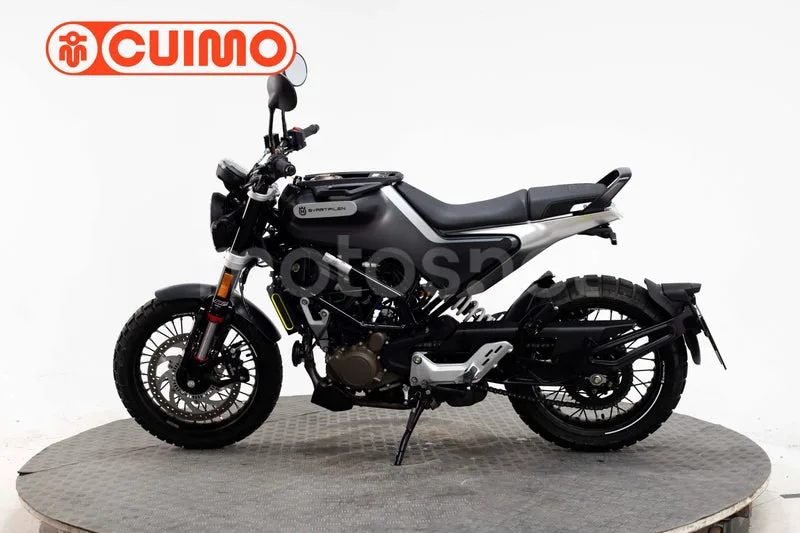 Husqvarna Svartpilen 125 - Vista 13
