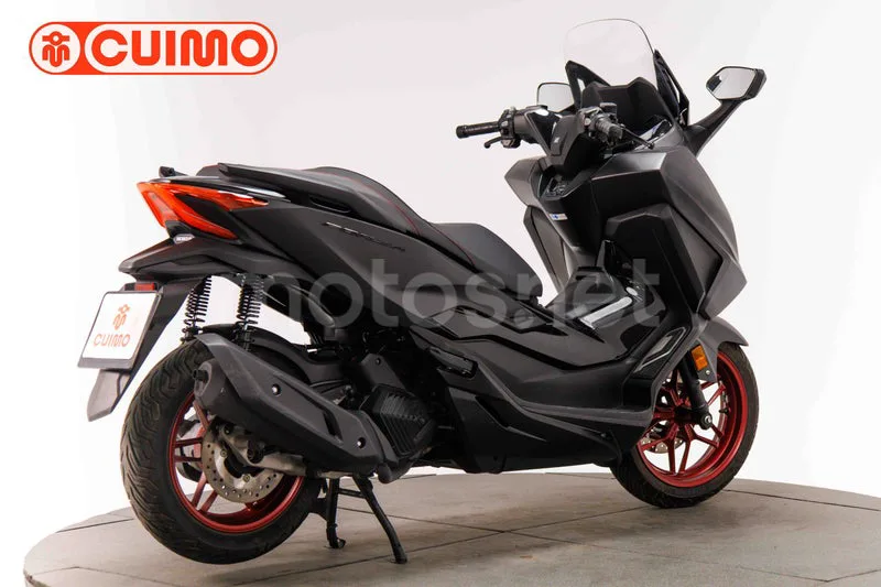 Honda Forza 125 - Vista 4