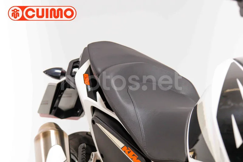 KTM 690 Duke - Vista 12