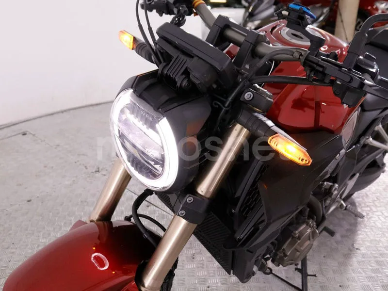 Honda CB650R - Vista 15