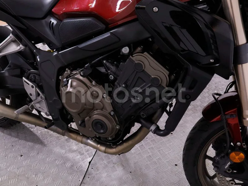 Honda CB650R - Vista 18