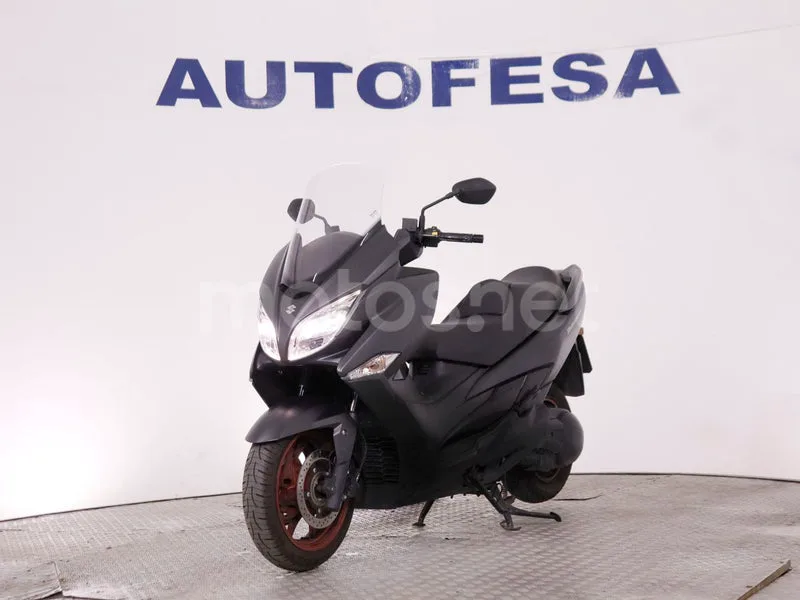 Suzuki Burgman 400 3600 € 2018 Madrid - 1