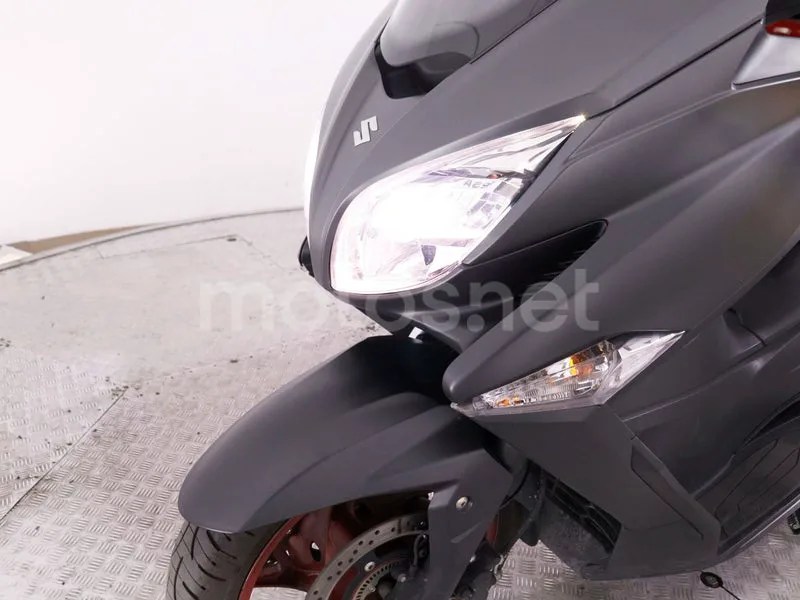 Suzuki Burgman 400 - Vista 13