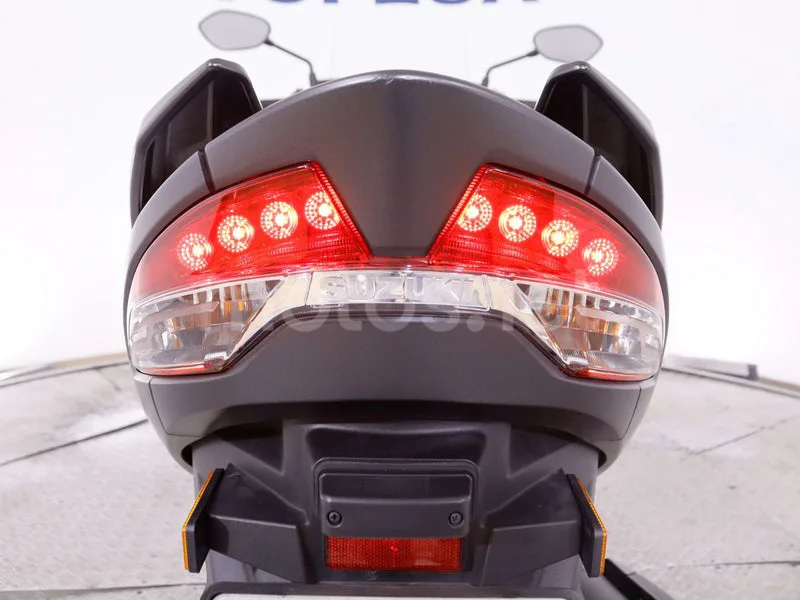 Suzuki Burgman 400 - Vista 14