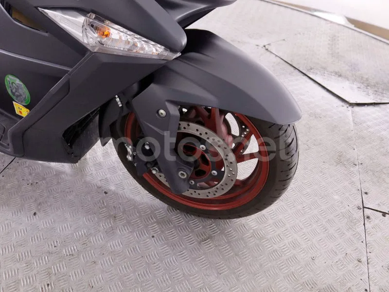 Suzuki Burgman 400 - Vista 15