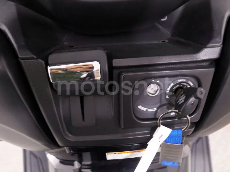 Suzuki Burgman 400 - Vista 18