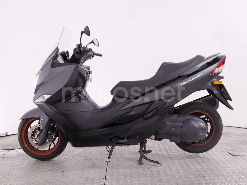 Suzuki Burgman 400 - Vista 8