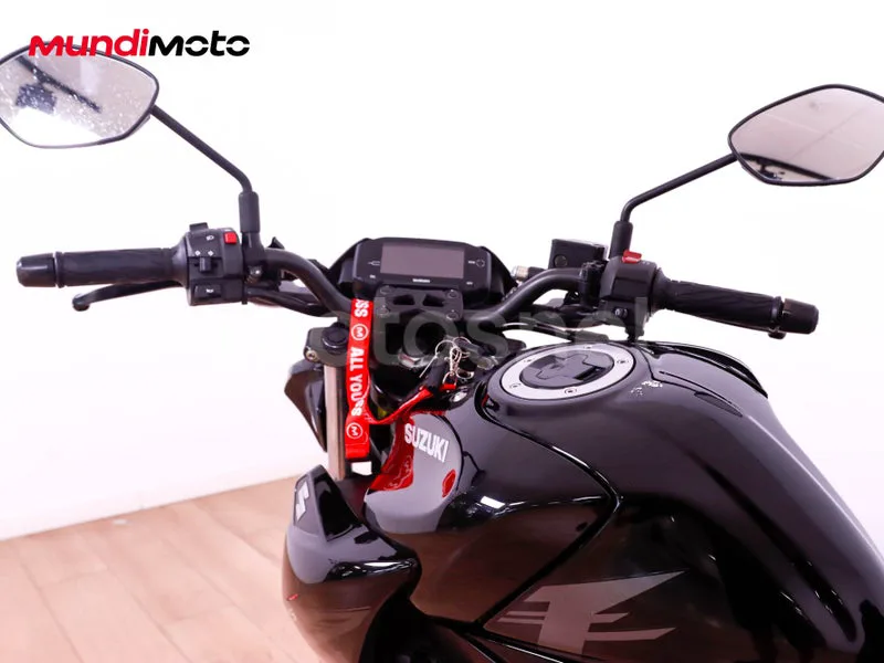 Suzuki GSX-S125 - Vista 11