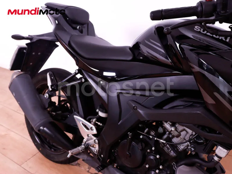 Suzuki GSX-S125 - Vista 45