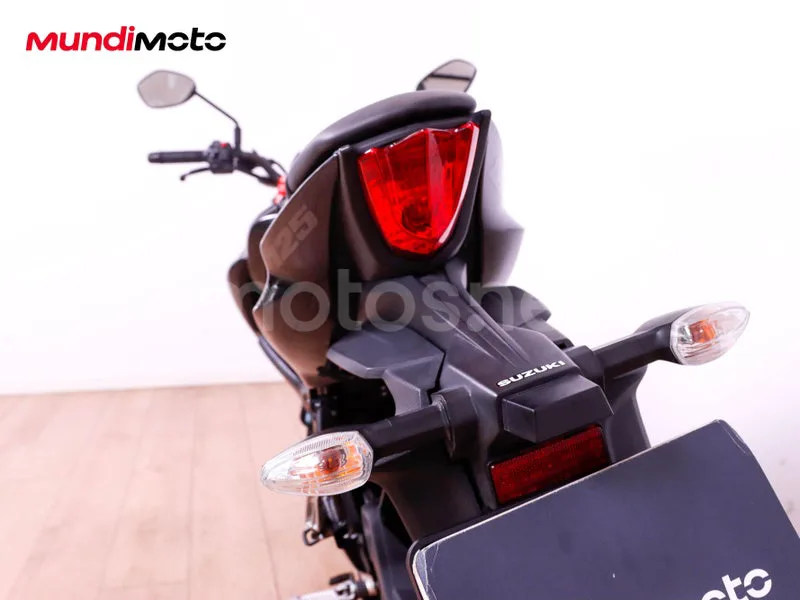 Suzuki GSX-S125 - Vista 9