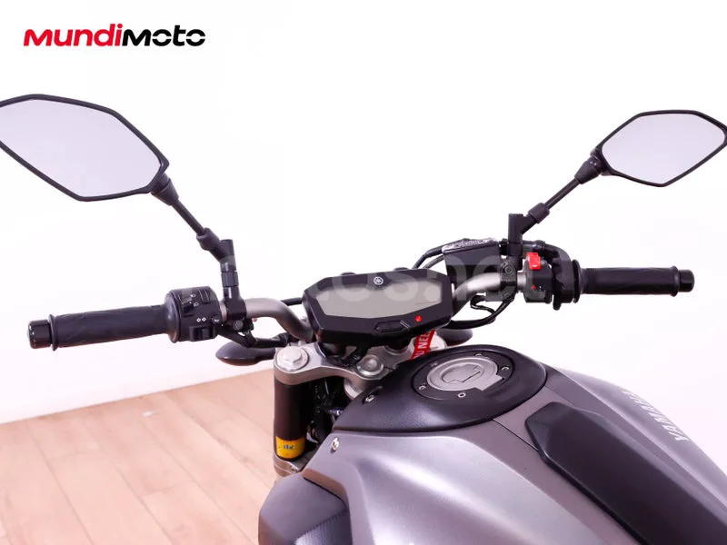 Yamaha MT-07 - Vista 11
