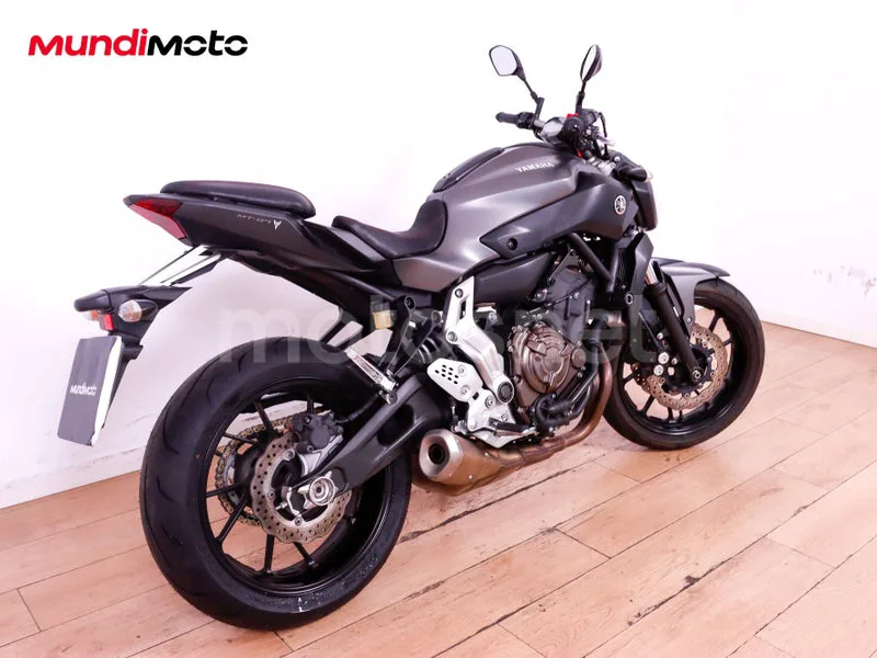Yamaha MT-07 - Vista 3